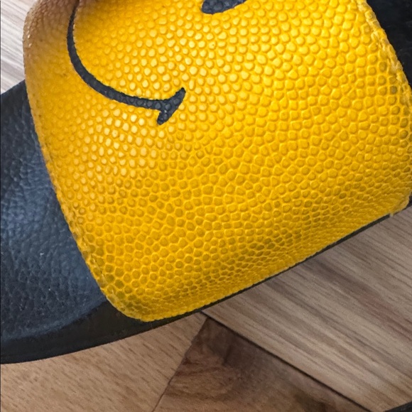 Chinatown market slides - Picture 4 of 5